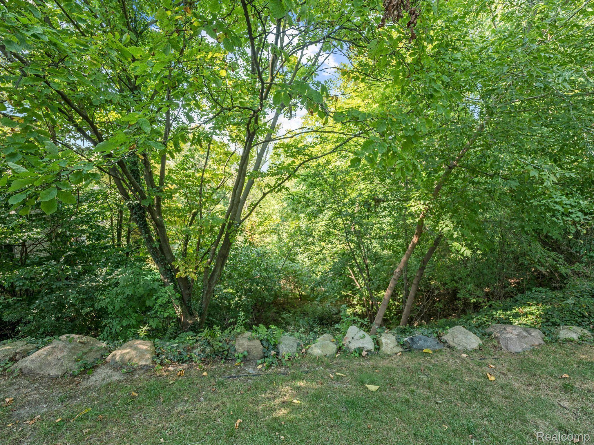 300 WARREN CRT