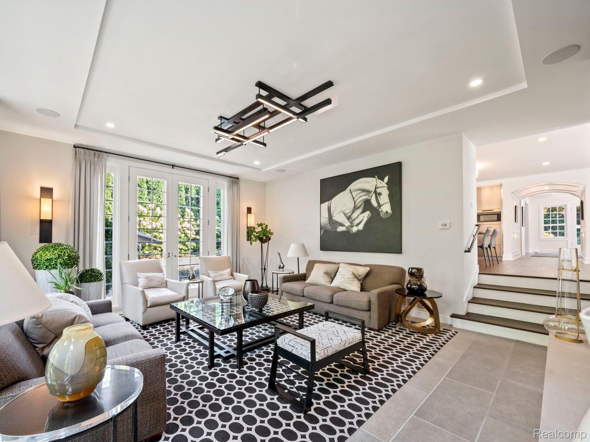 300 WARREN CRT