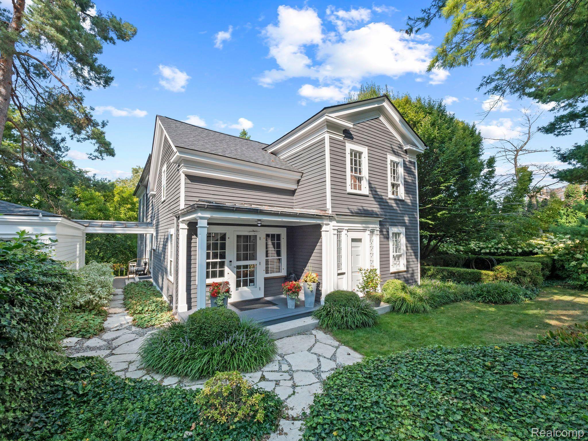 300 WARREN CRT