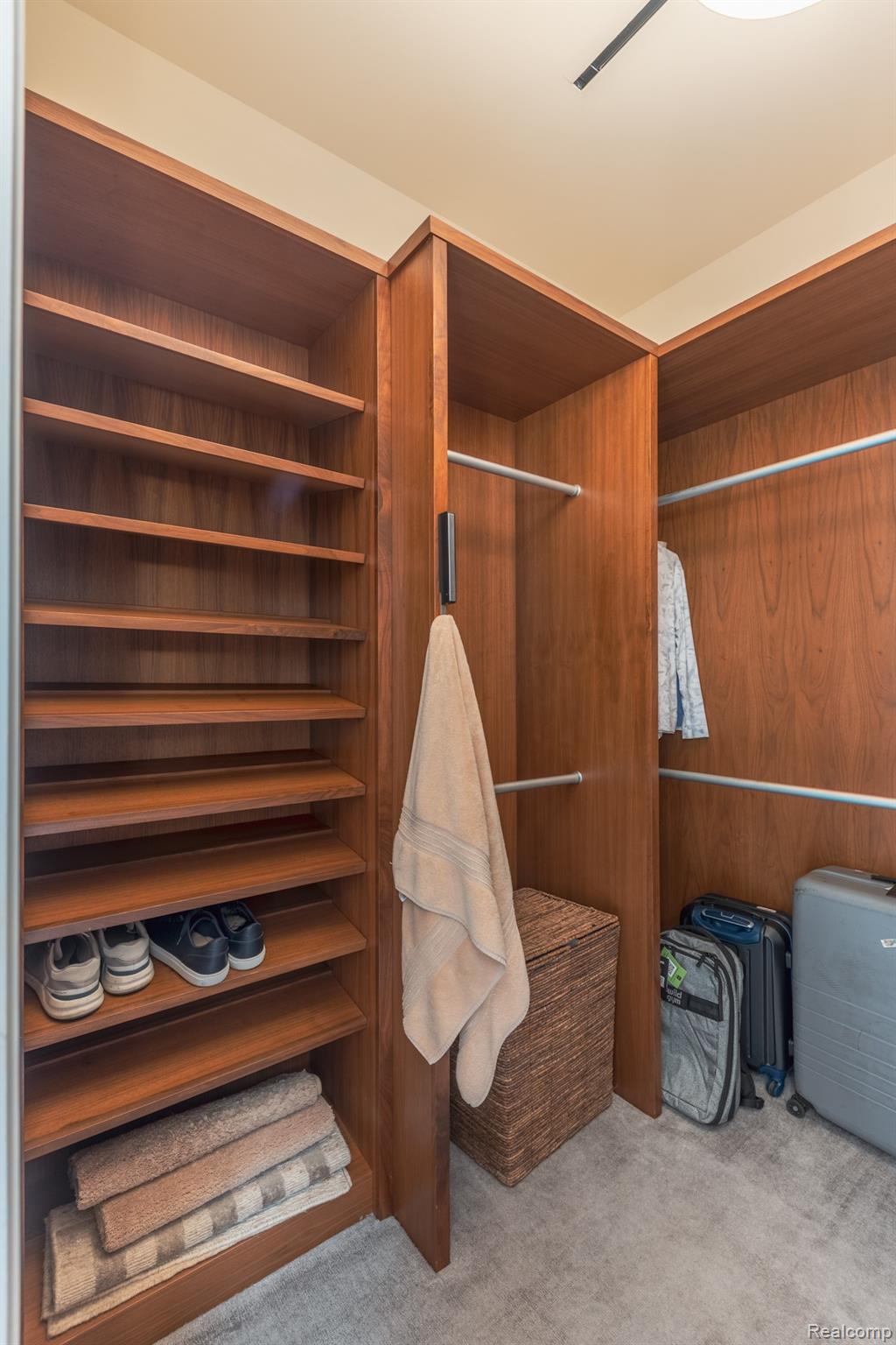 327 N Old Woodward Avenue Unit: 421
