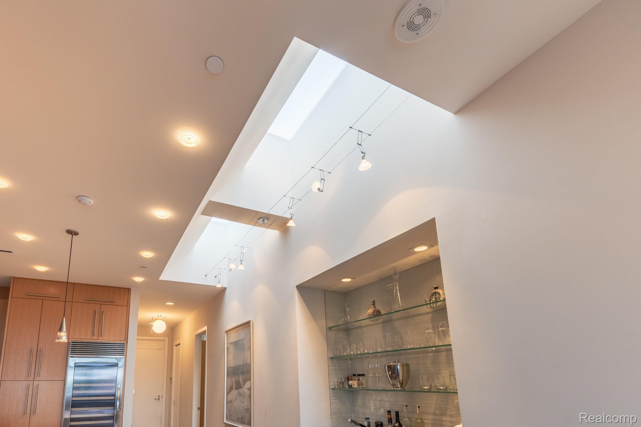 327 N Old Woodward Avenue Unit: 421