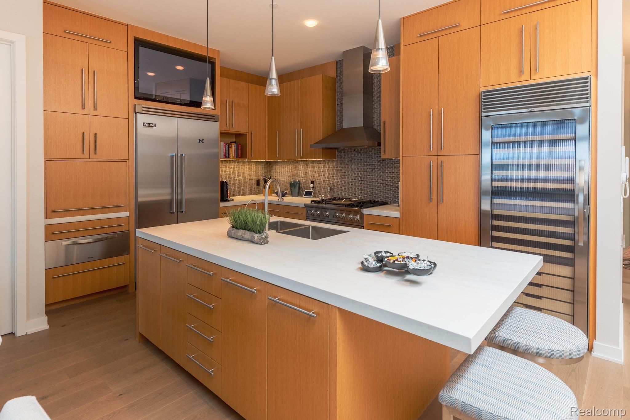 327 N Old Woodward Avenue Unit: 421