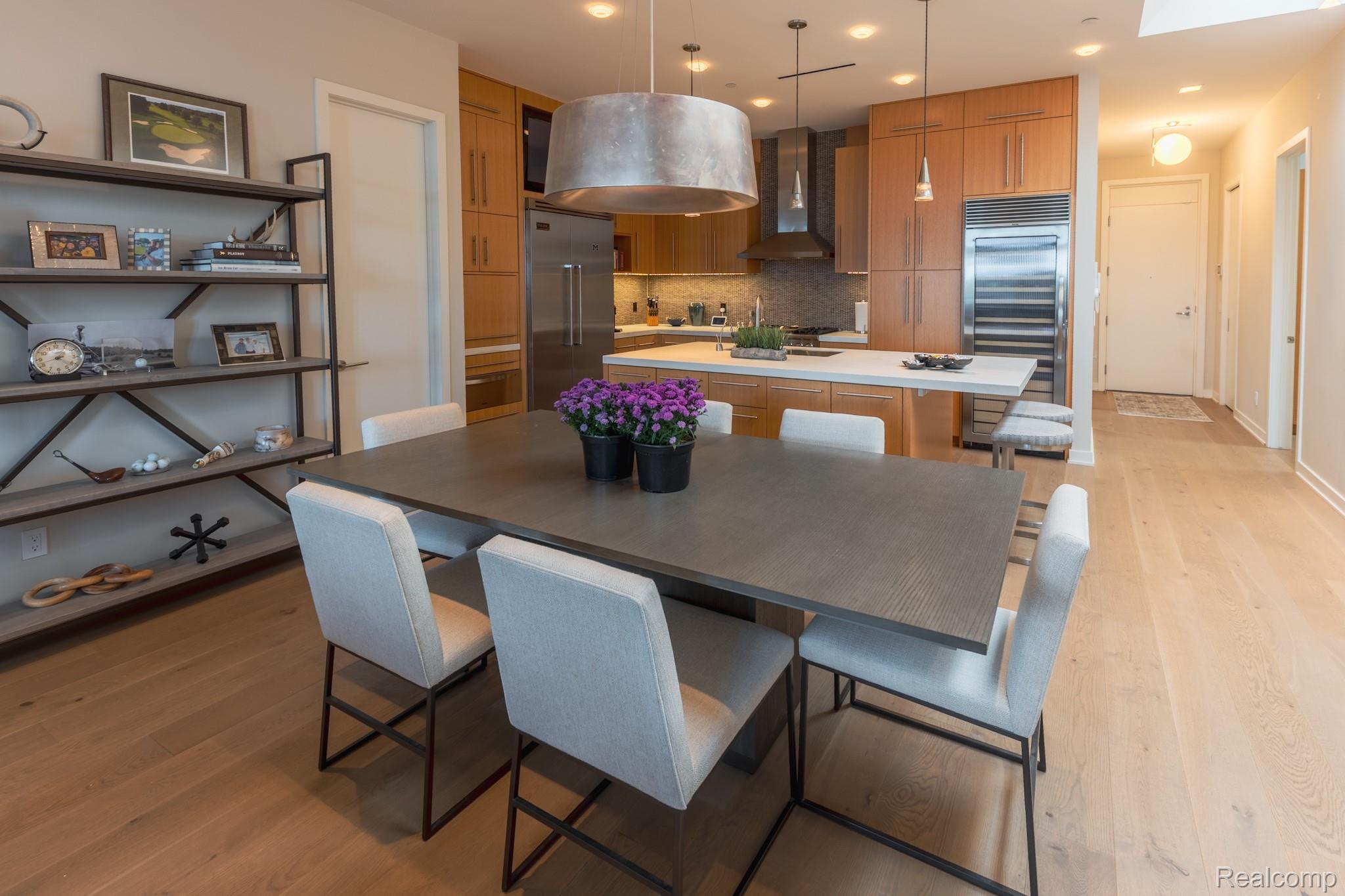 327 N Old Woodward Avenue Unit: 421