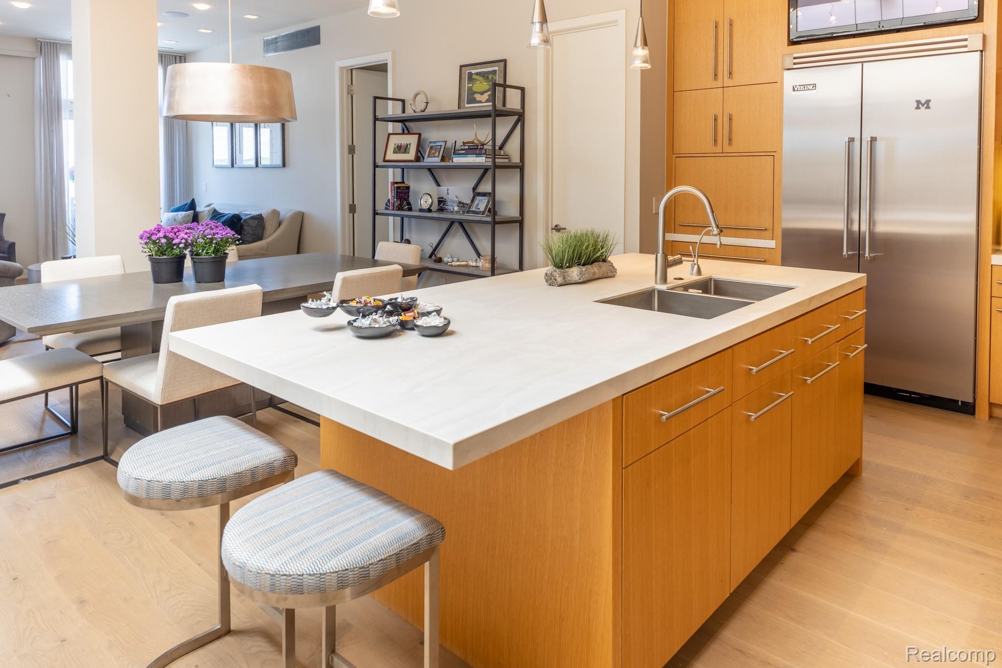 327 N Old Woodward Avenue Unit: 421