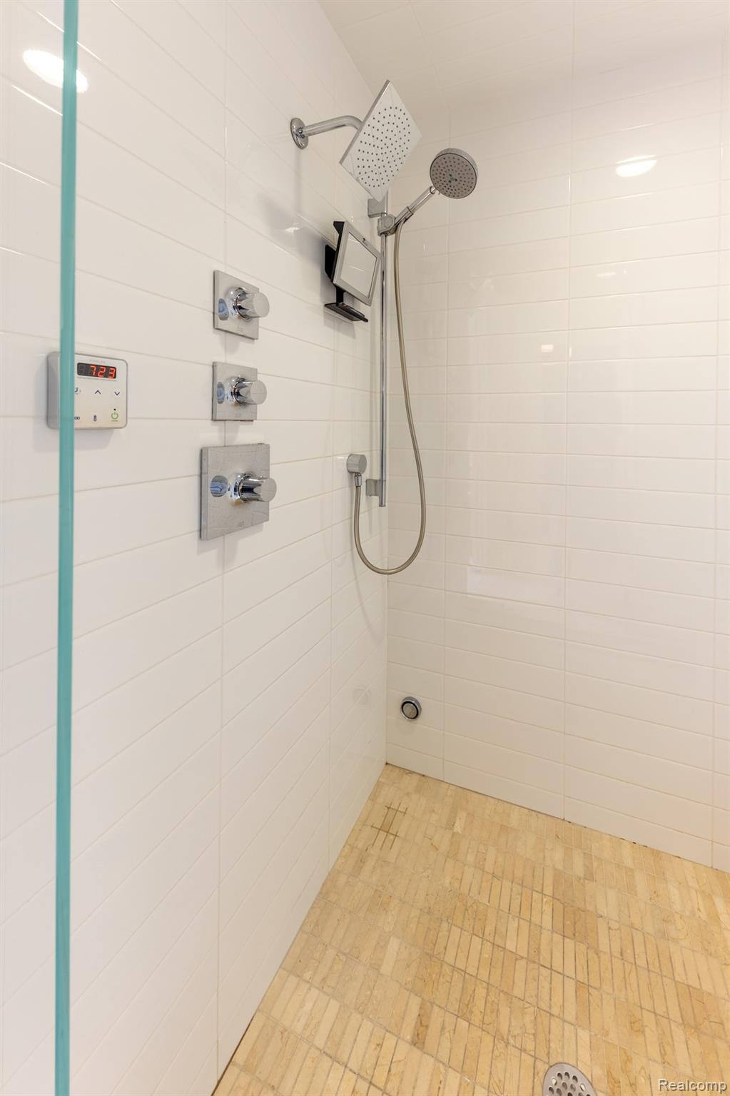 327 N Old Woodward Avenue Unit: 421
