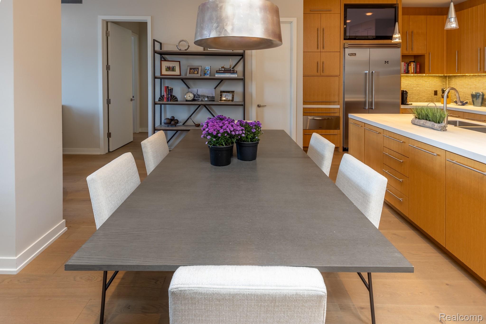 327 N Old Woodward Avenue Unit: 421
