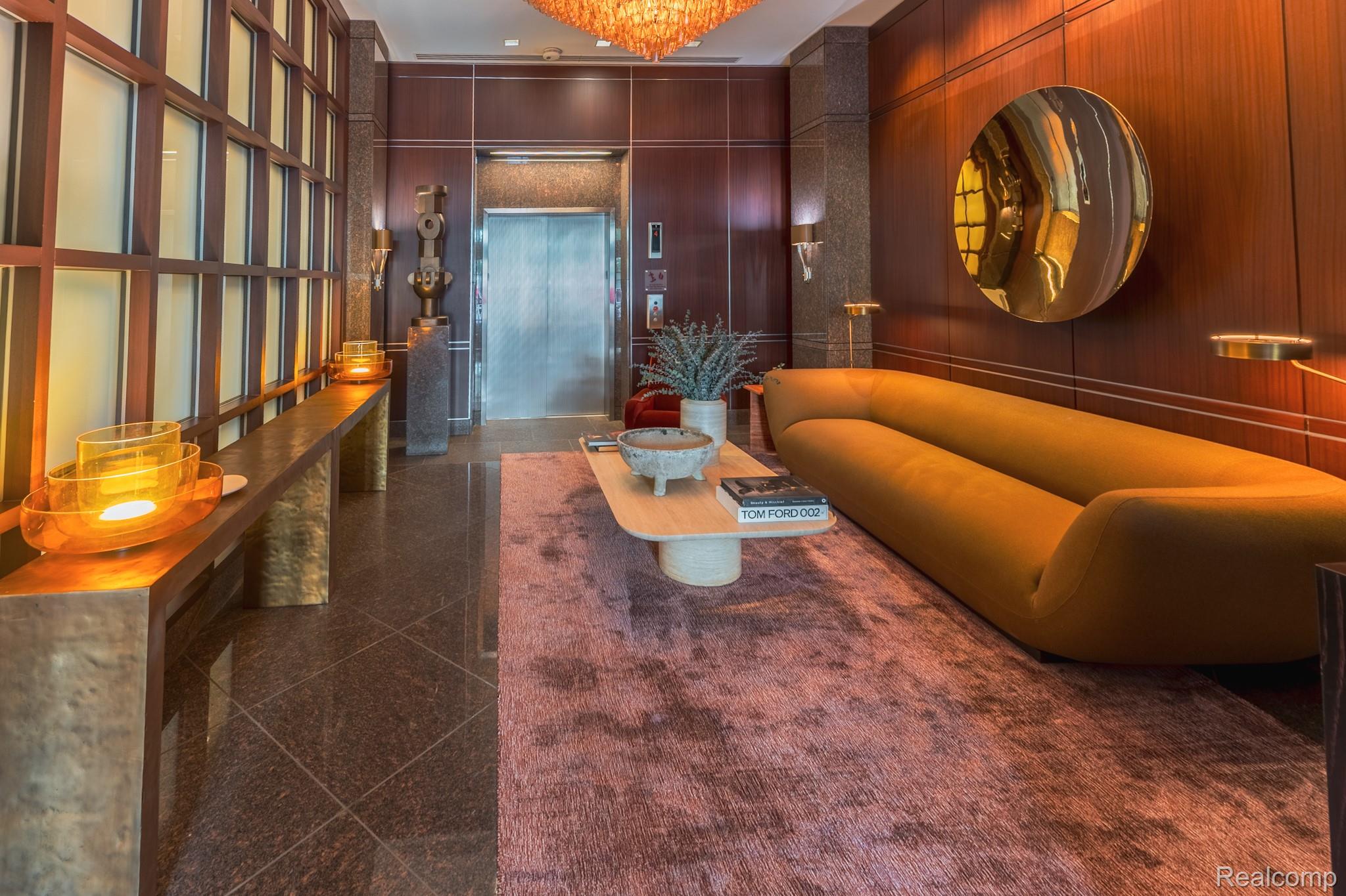 327 N Old Woodward Avenue Unit: 421