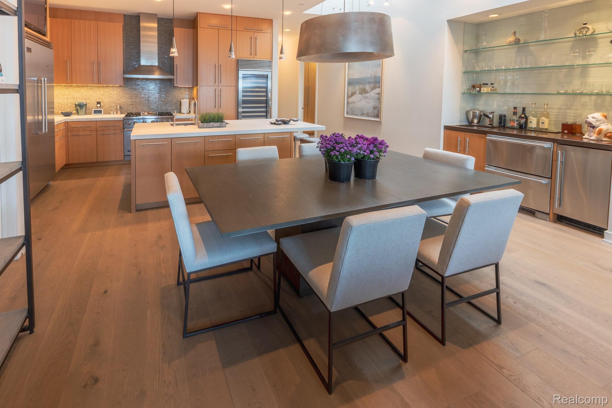 327 N Old Woodward Avenue Unit: 421