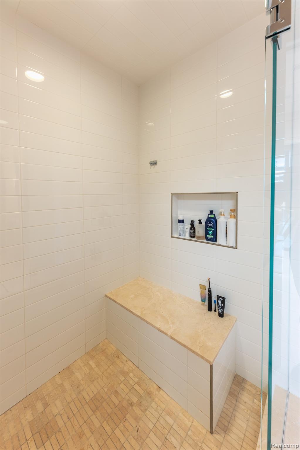 327 N Old Woodward Avenue Unit: 421
