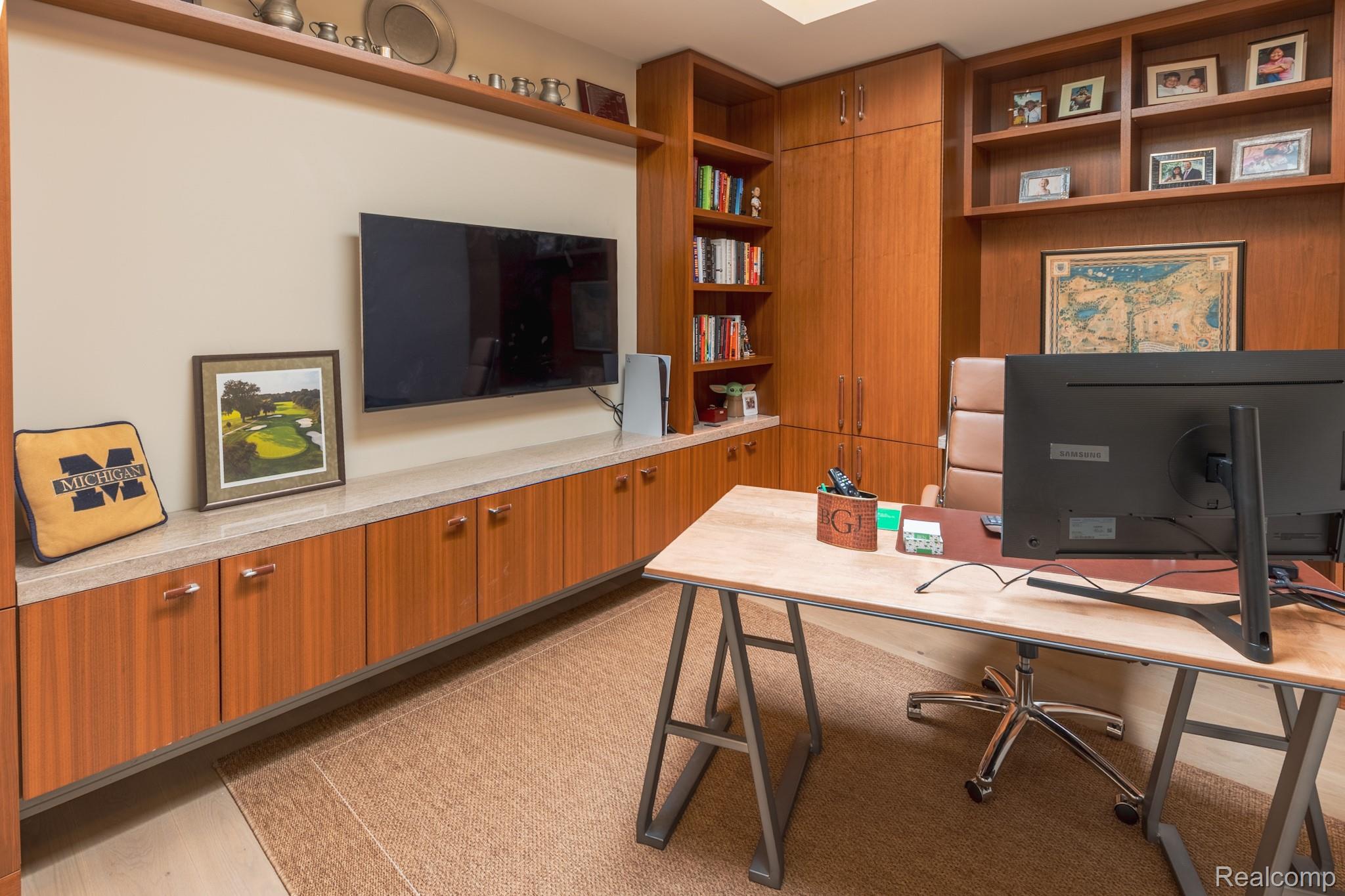 327 N Old Woodward Avenue Unit: 421