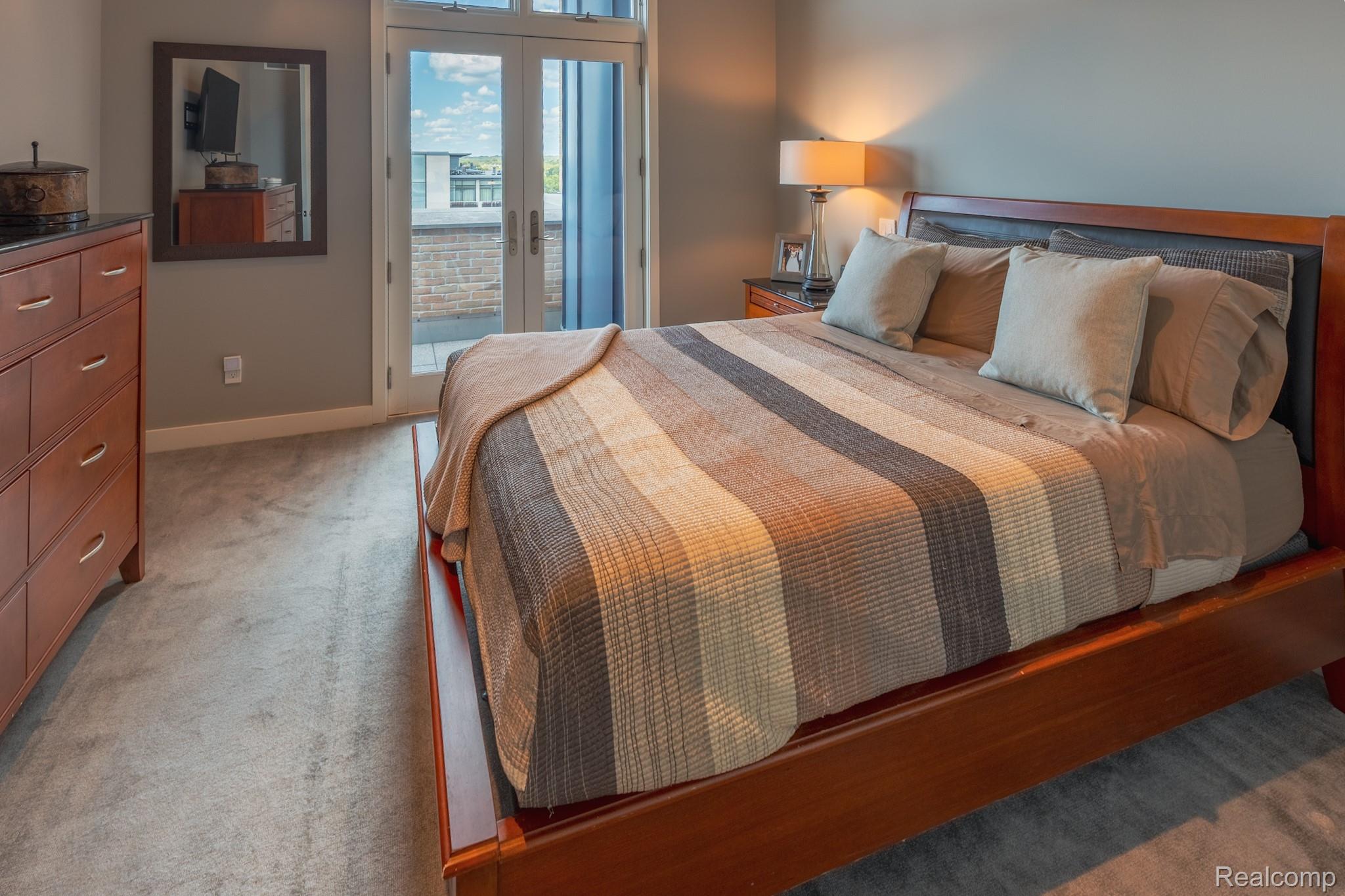 327 N Old Woodward Avenue Unit: 421