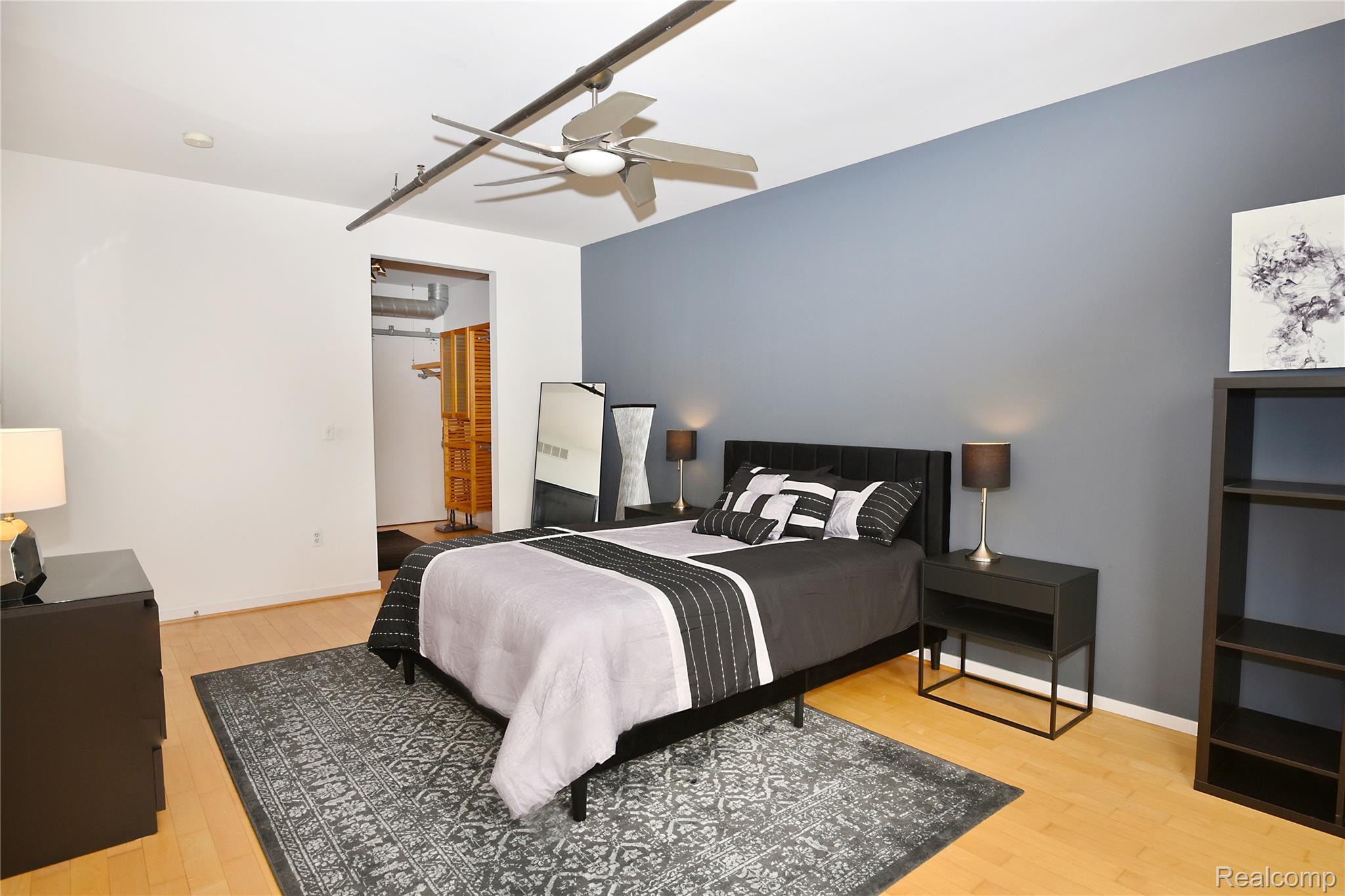 610 S TROY Street Unit: 202