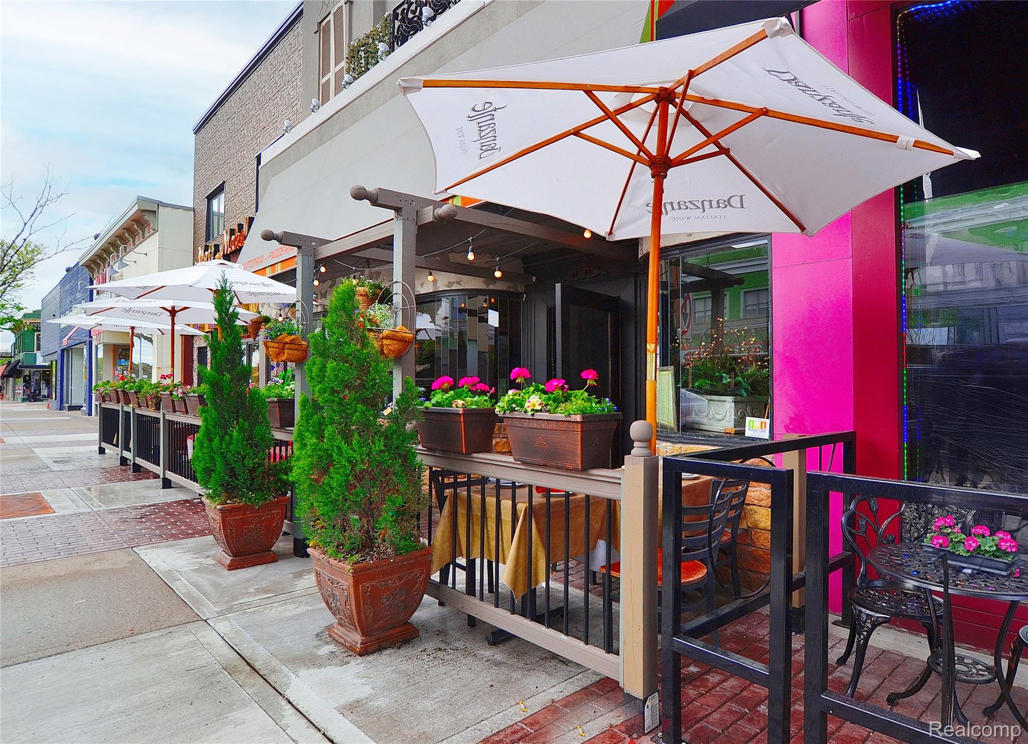 610 S TROY Street Unit: 202