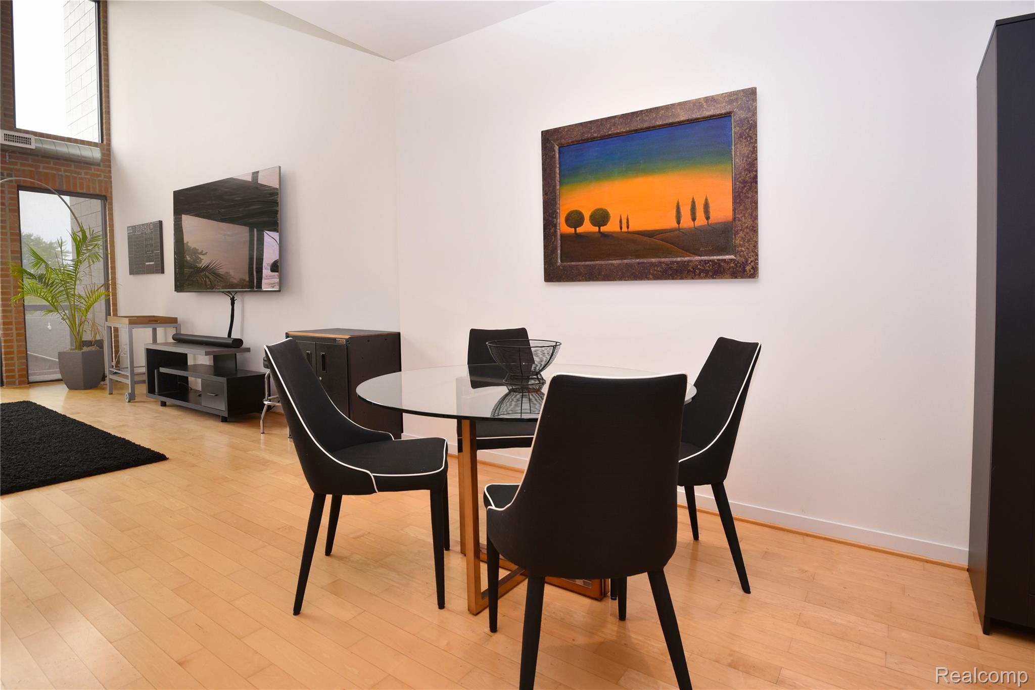 610 S TROY Street Unit: 202