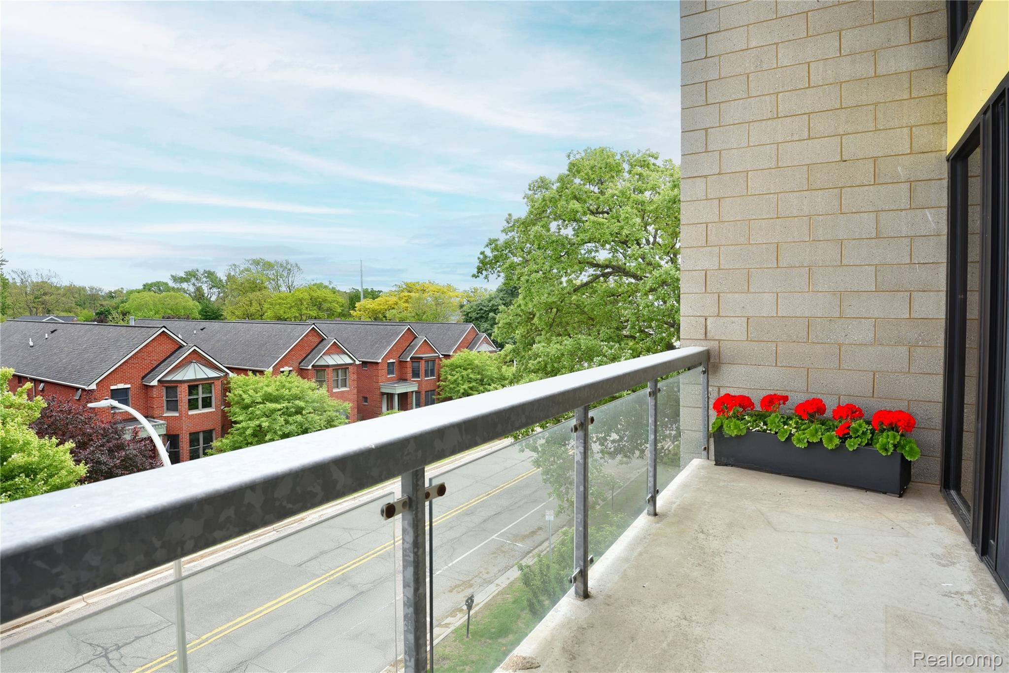 610 S TROY Street Unit: 202