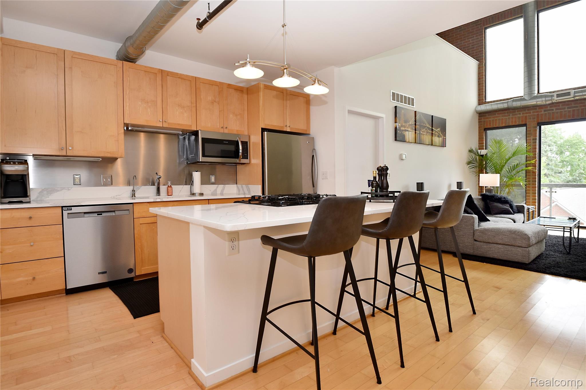 610 S TROY Street Unit: 202