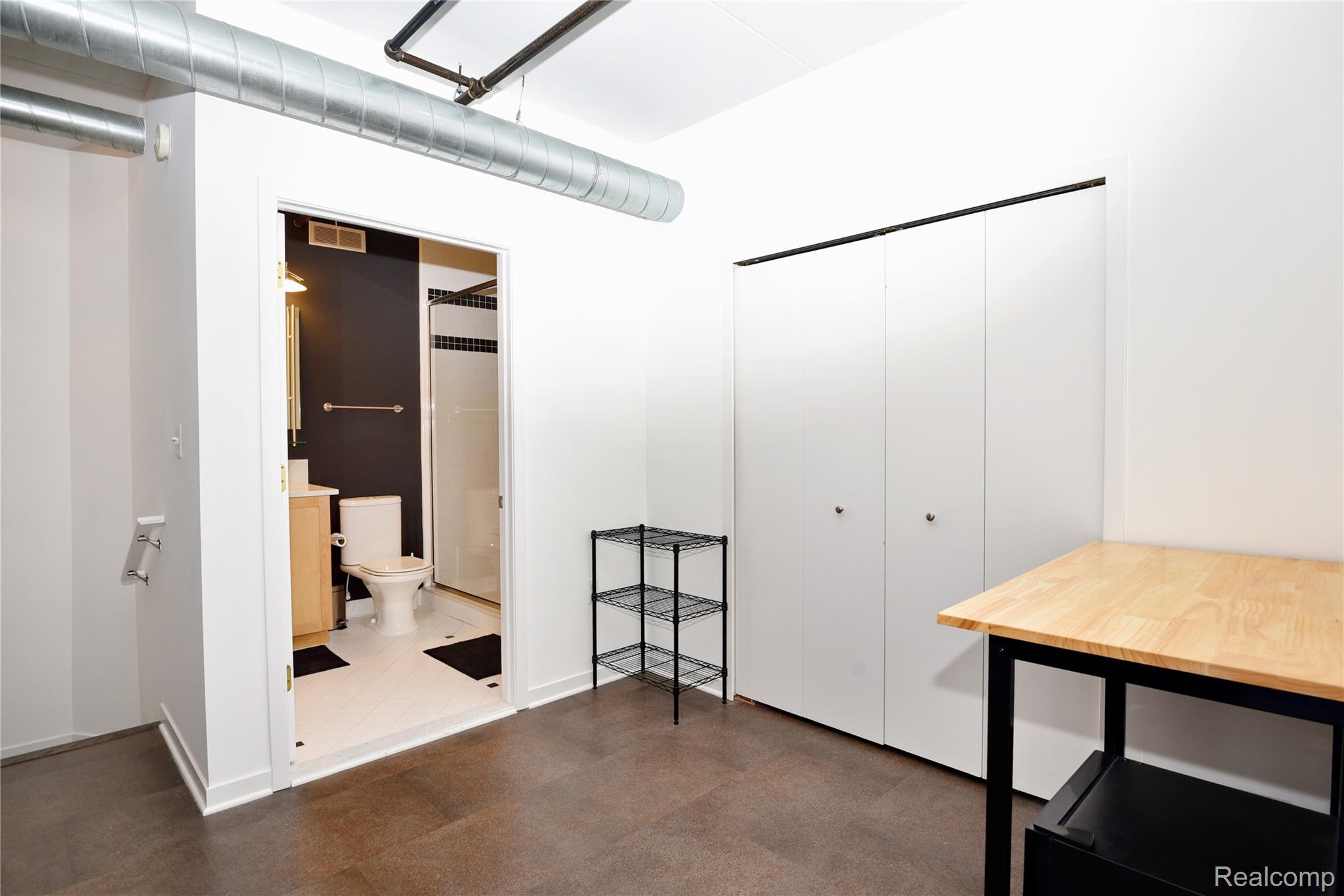610 S TROY Street Unit: 202