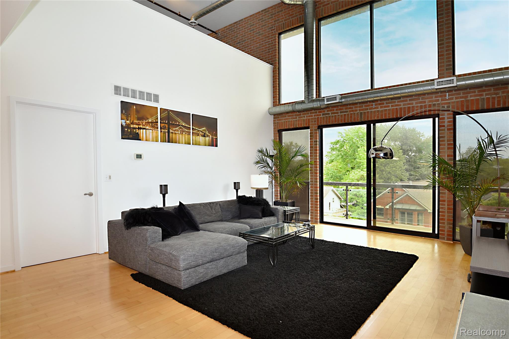 610 S TROY Street Unit: 202