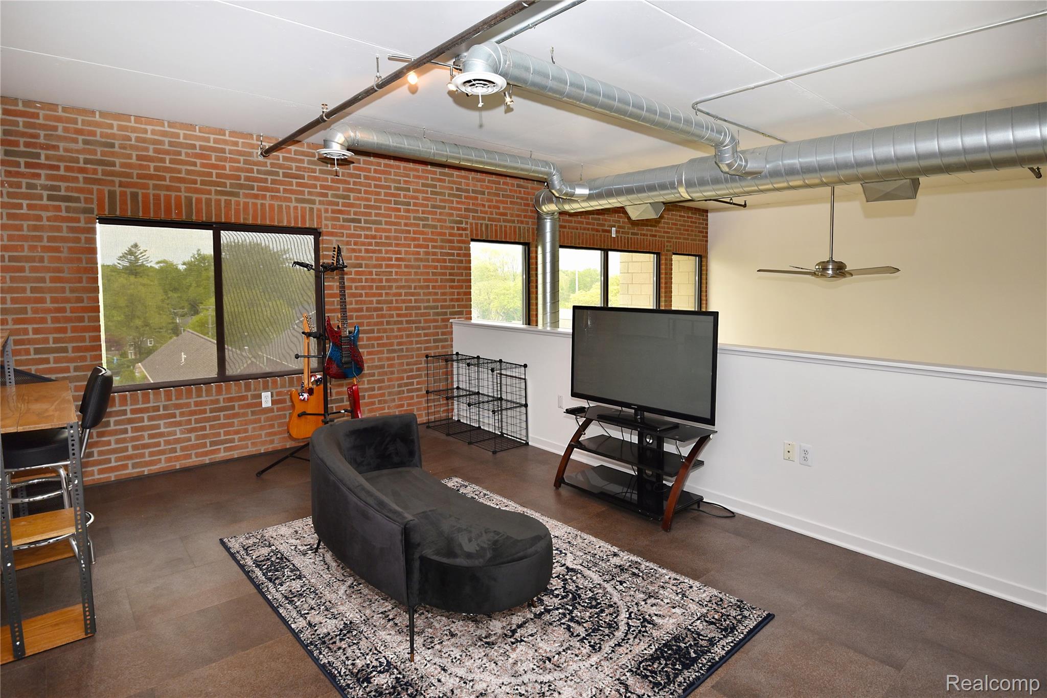 610 S TROY Street Unit: 202