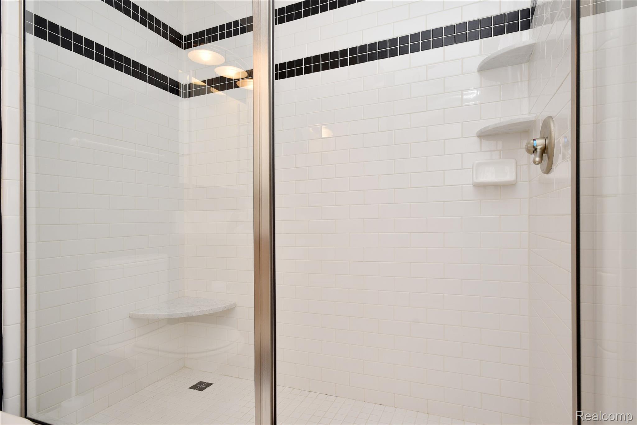 610 S TROY Street Unit: 202