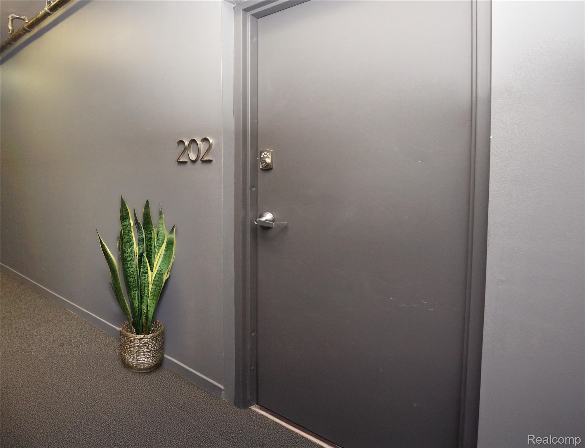 610 S TROY Street Unit: 202