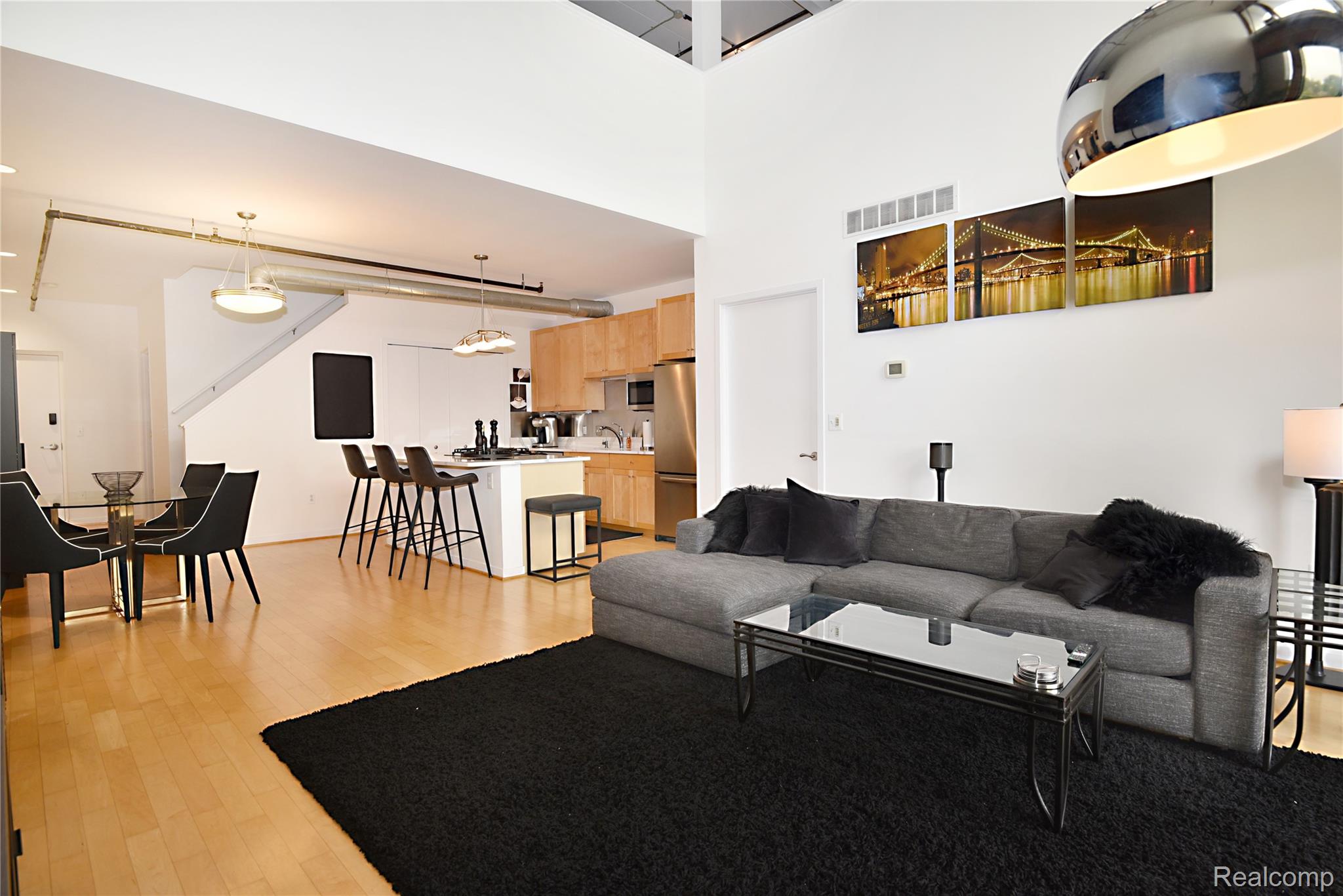 610 S TROY Street Unit: 202