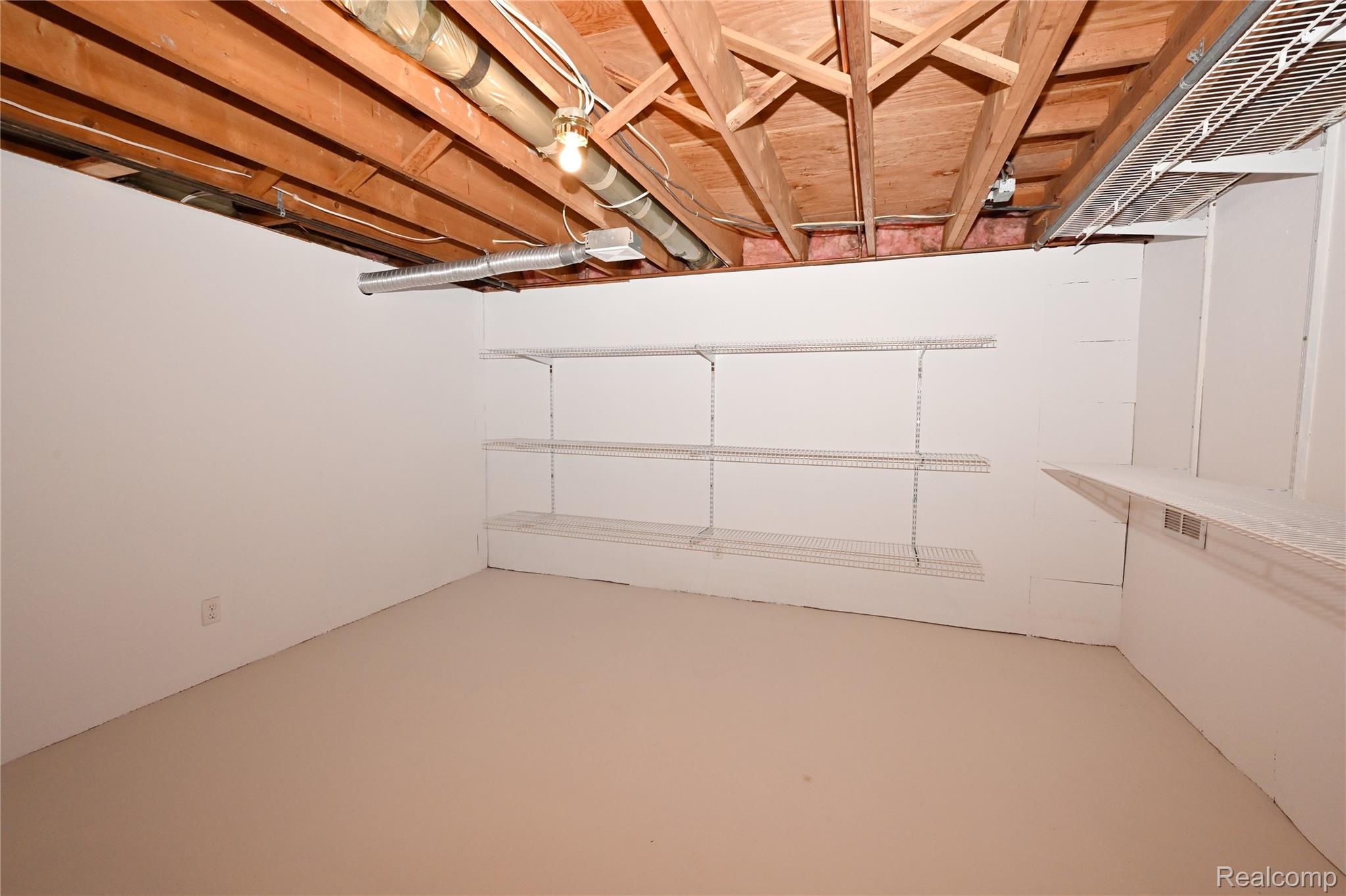 131 E Long Lake Road Unit: 4