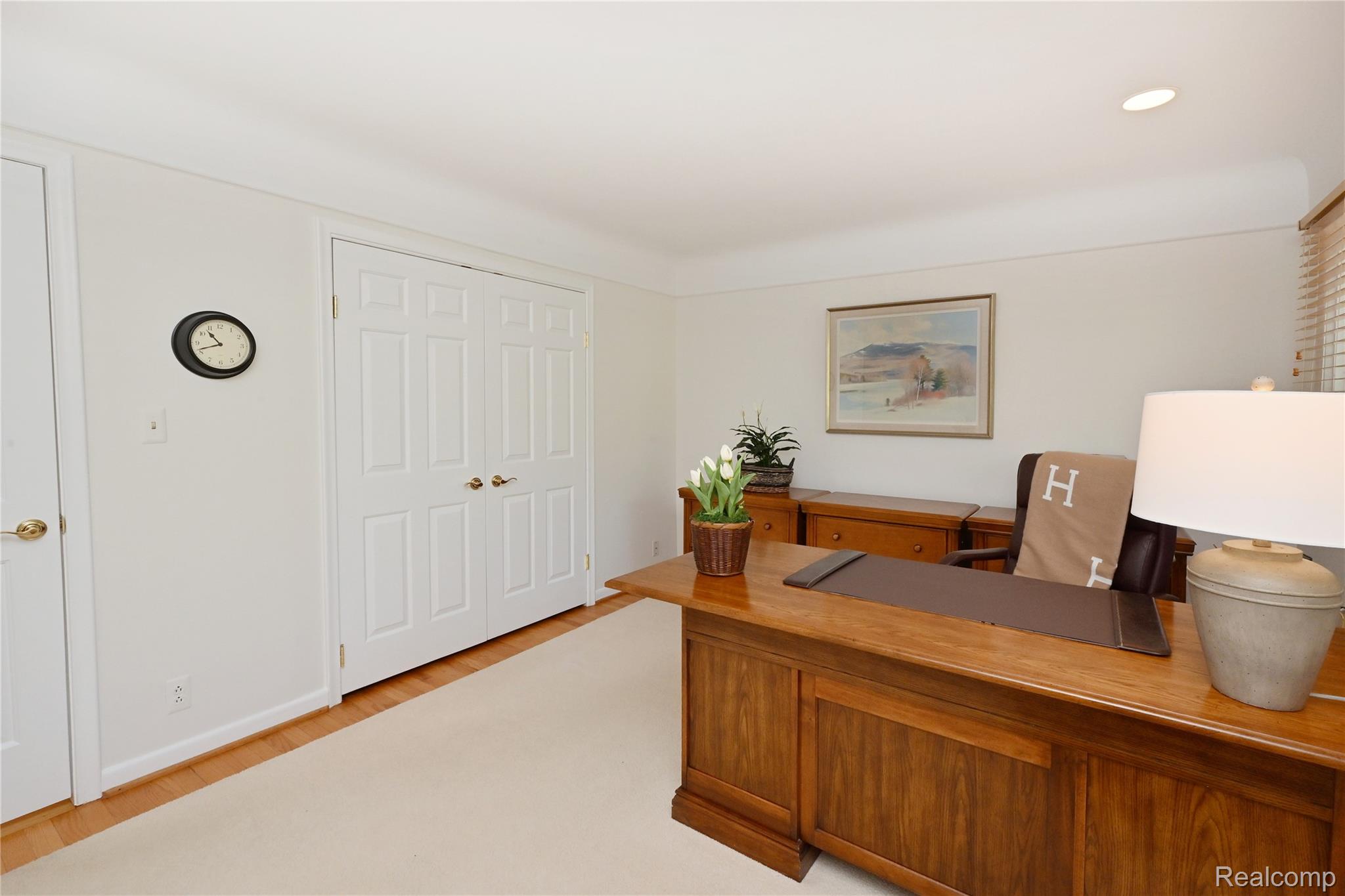 131 E Long Lake Road Unit: 4