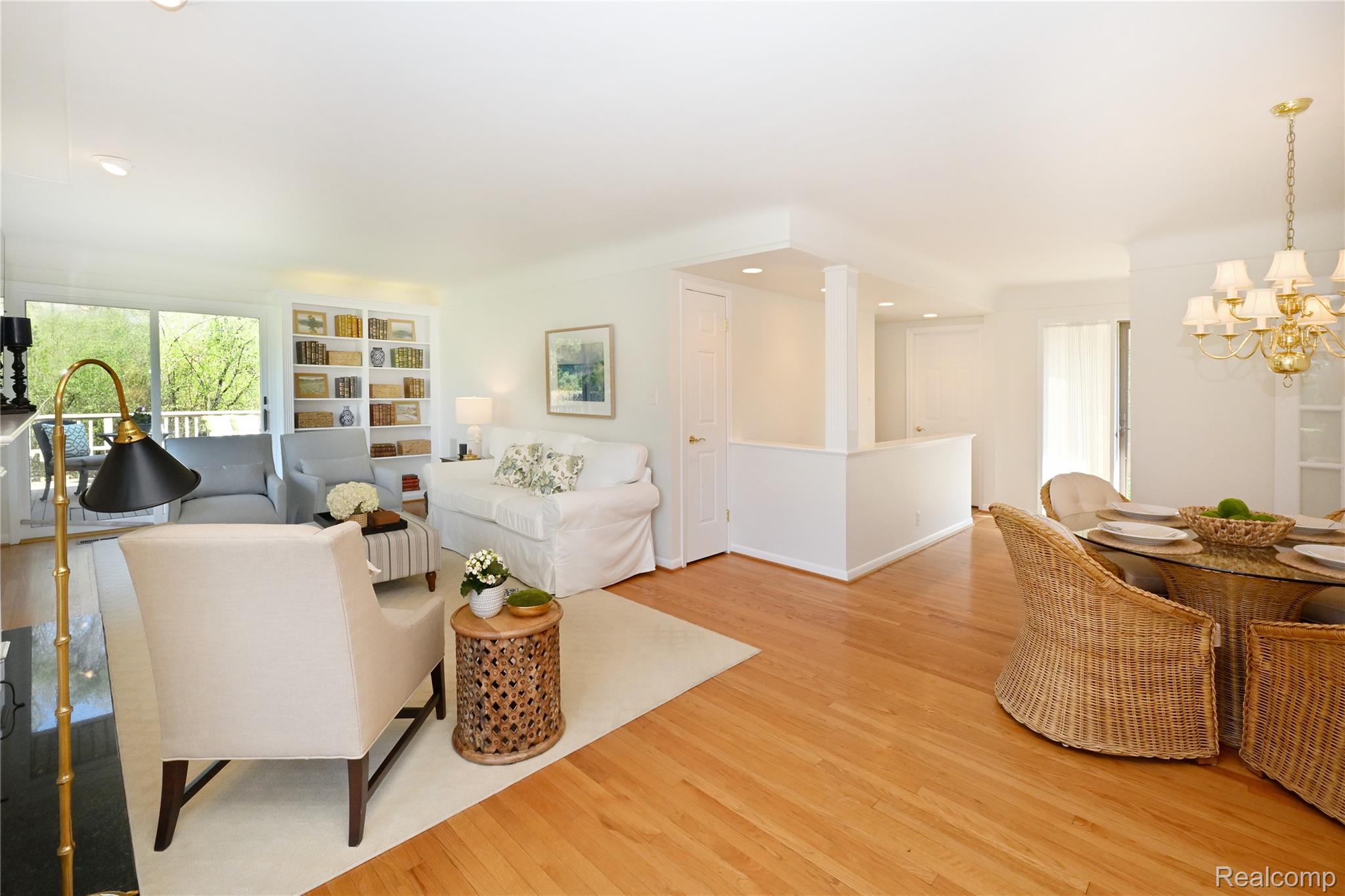 131 E Long Lake Road Unit: 4