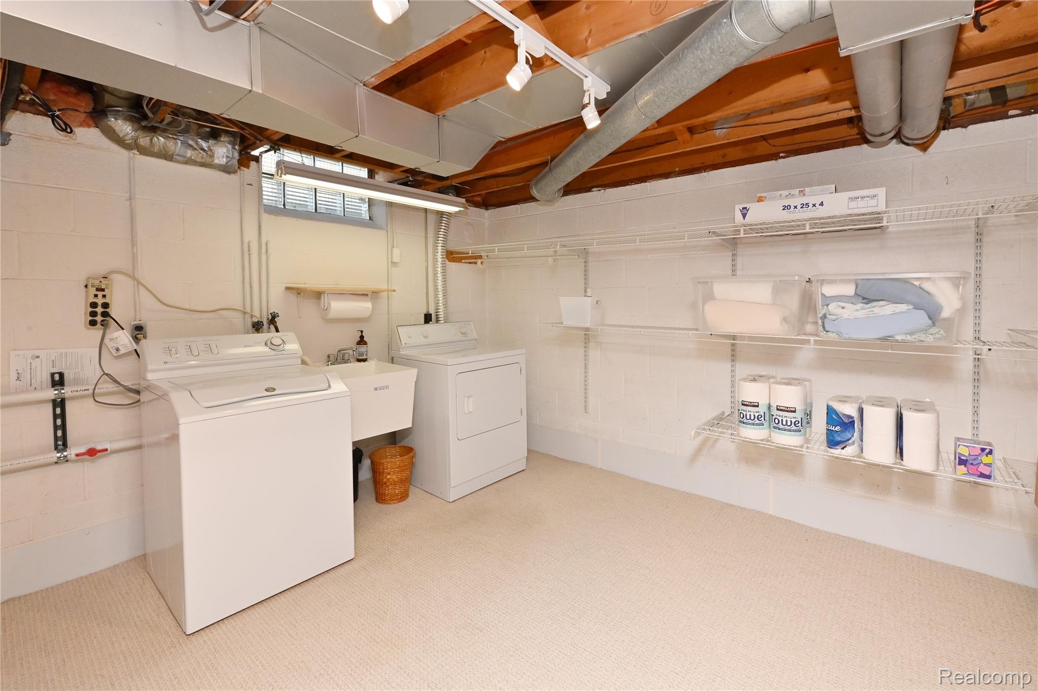 131 E Long Lake Road Unit: 4