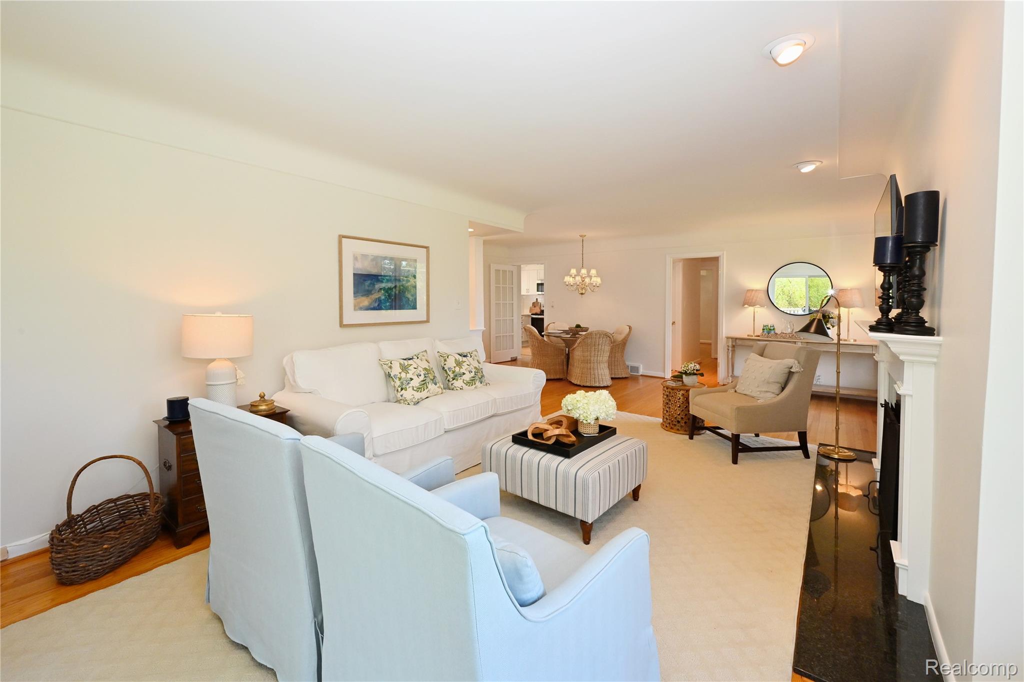 131 E Long Lake Road Unit: 4