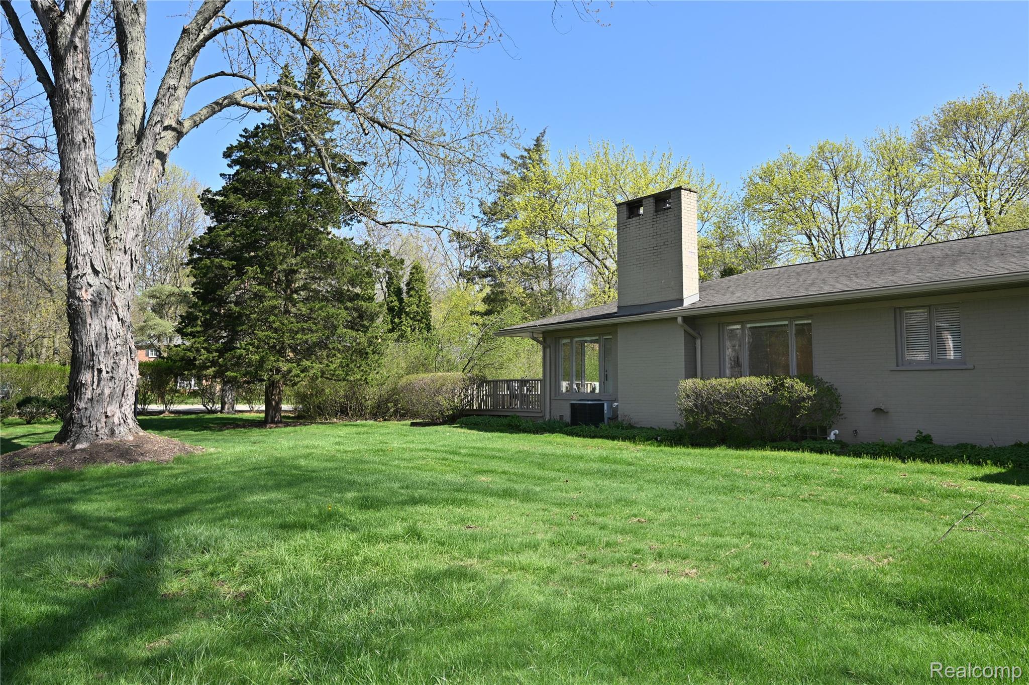 131 E Long Lake Road Unit: 4