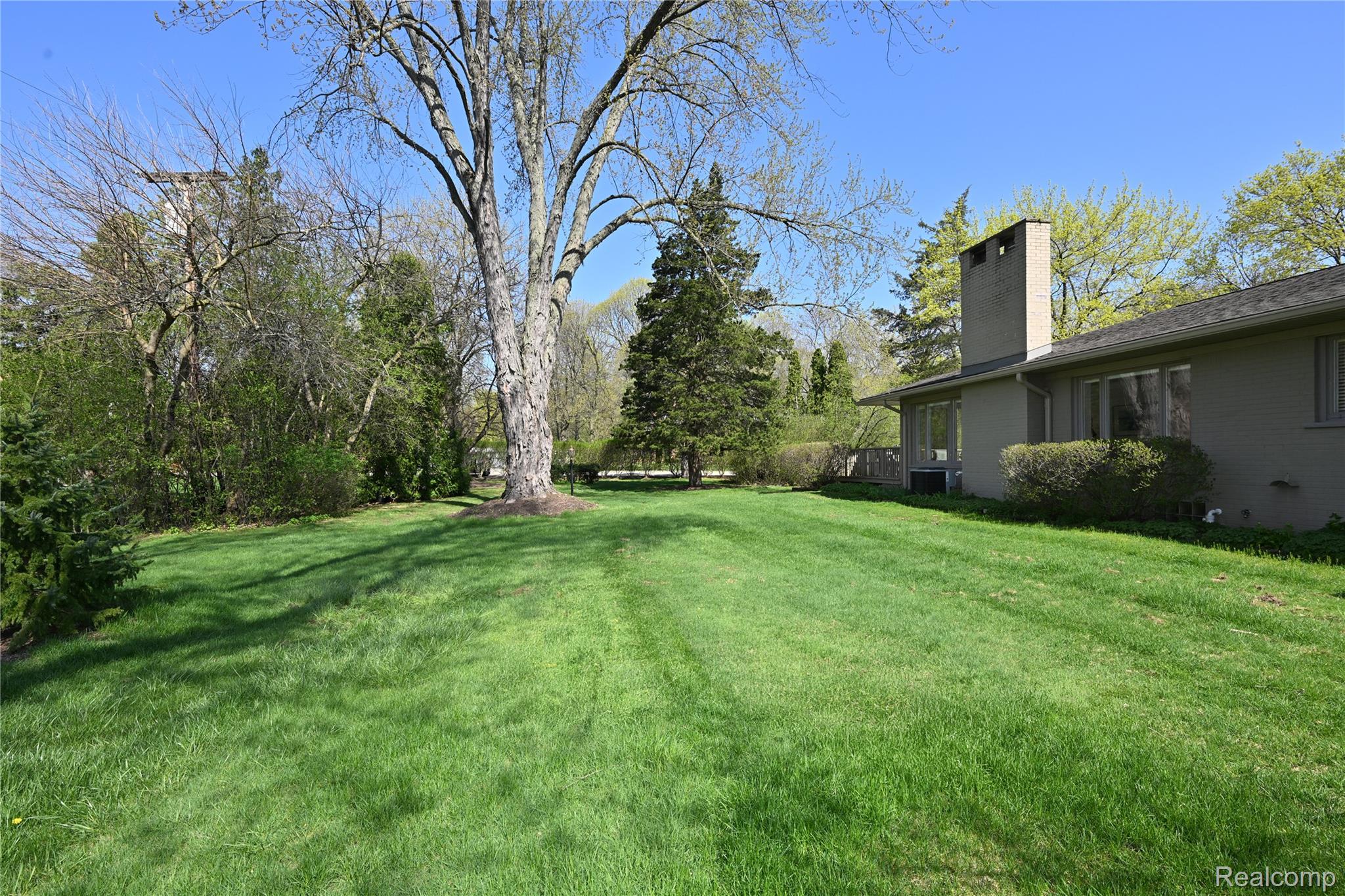 131 E Long Lake Road Unit: 4