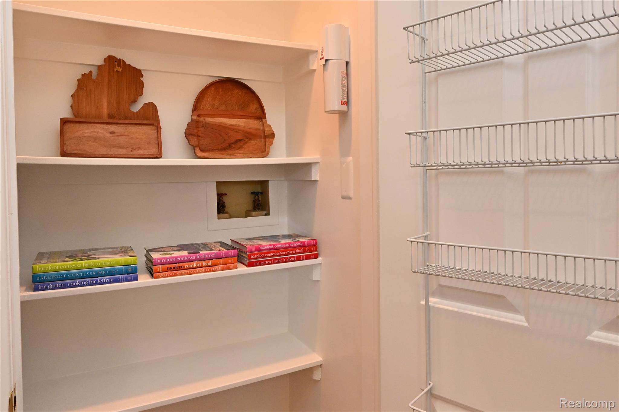 131 E Long Lake Road Unit: 4
