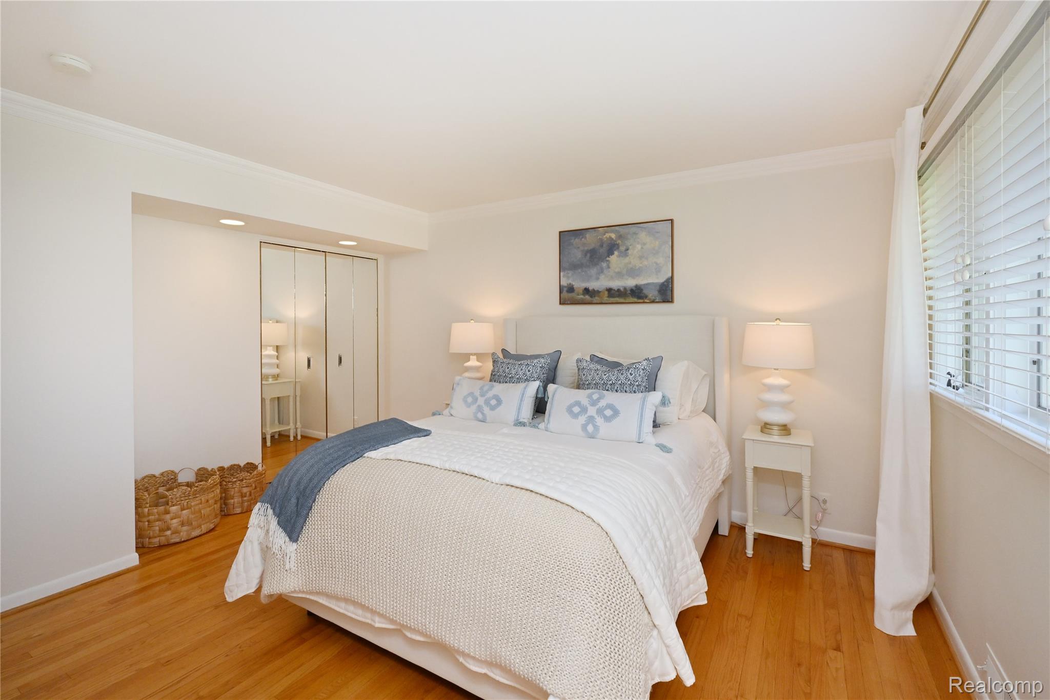 131 E Long Lake Road Unit: 4