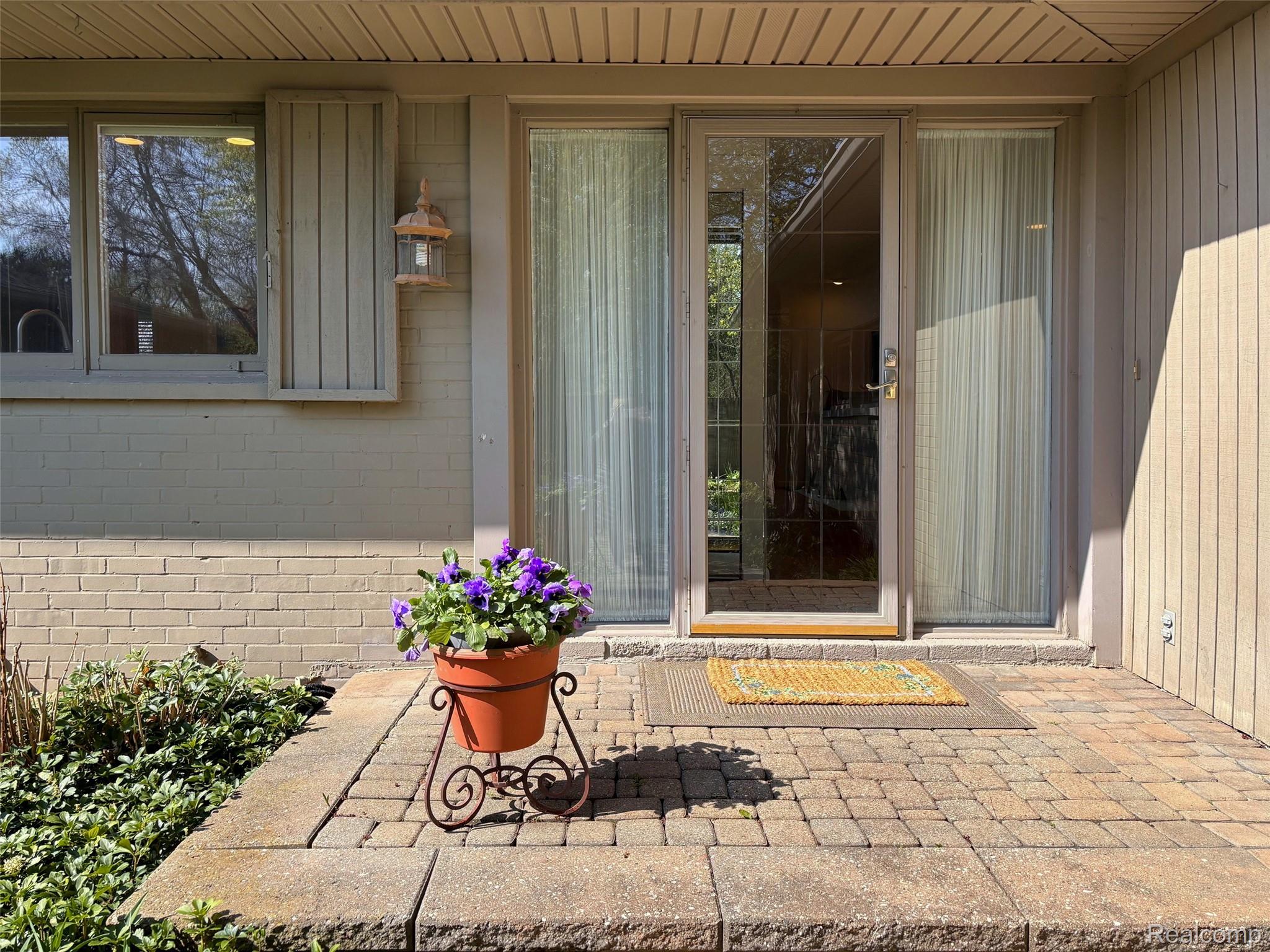 131 E Long Lake Road Unit: 4