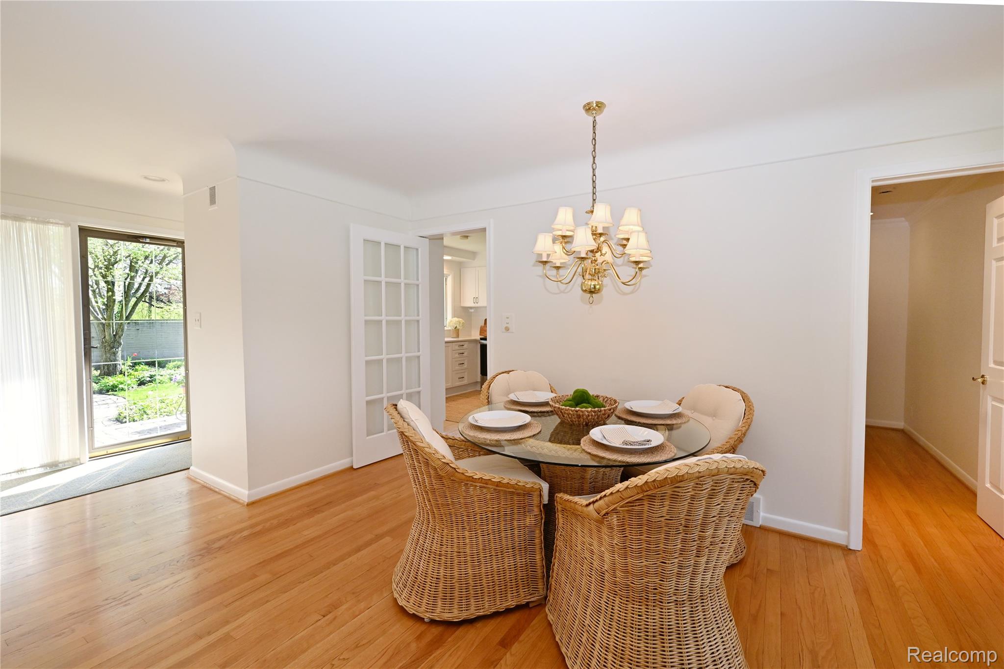 131 E Long Lake Road Unit: 4