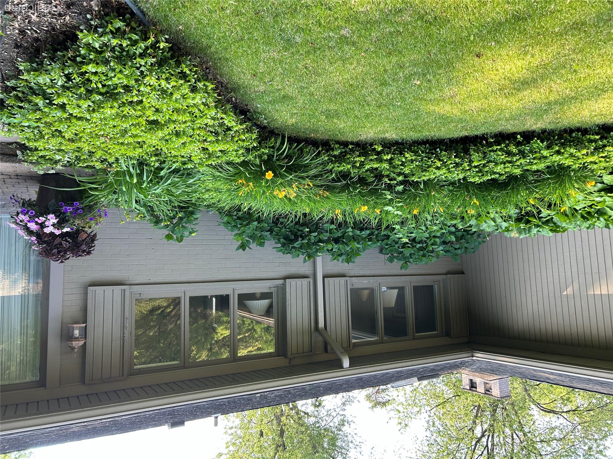 131 E Long Lake Road Unit: 4