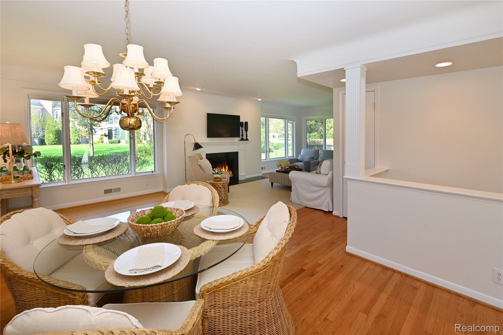 131 E Long Lake Road Unit: 4
