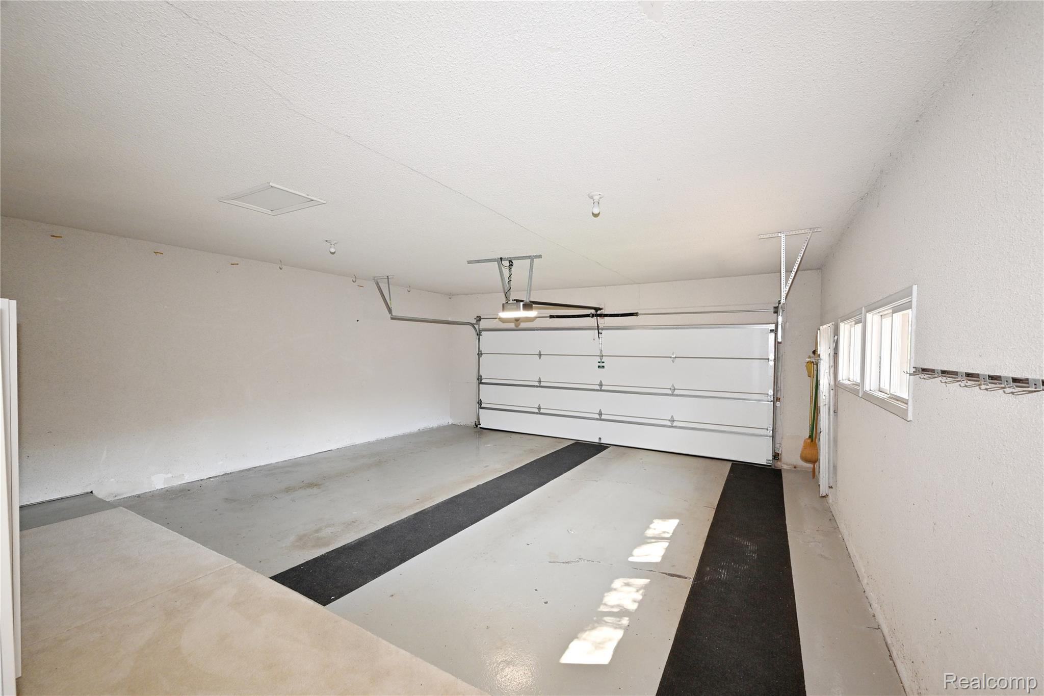 131 E Long Lake Road Unit: 4