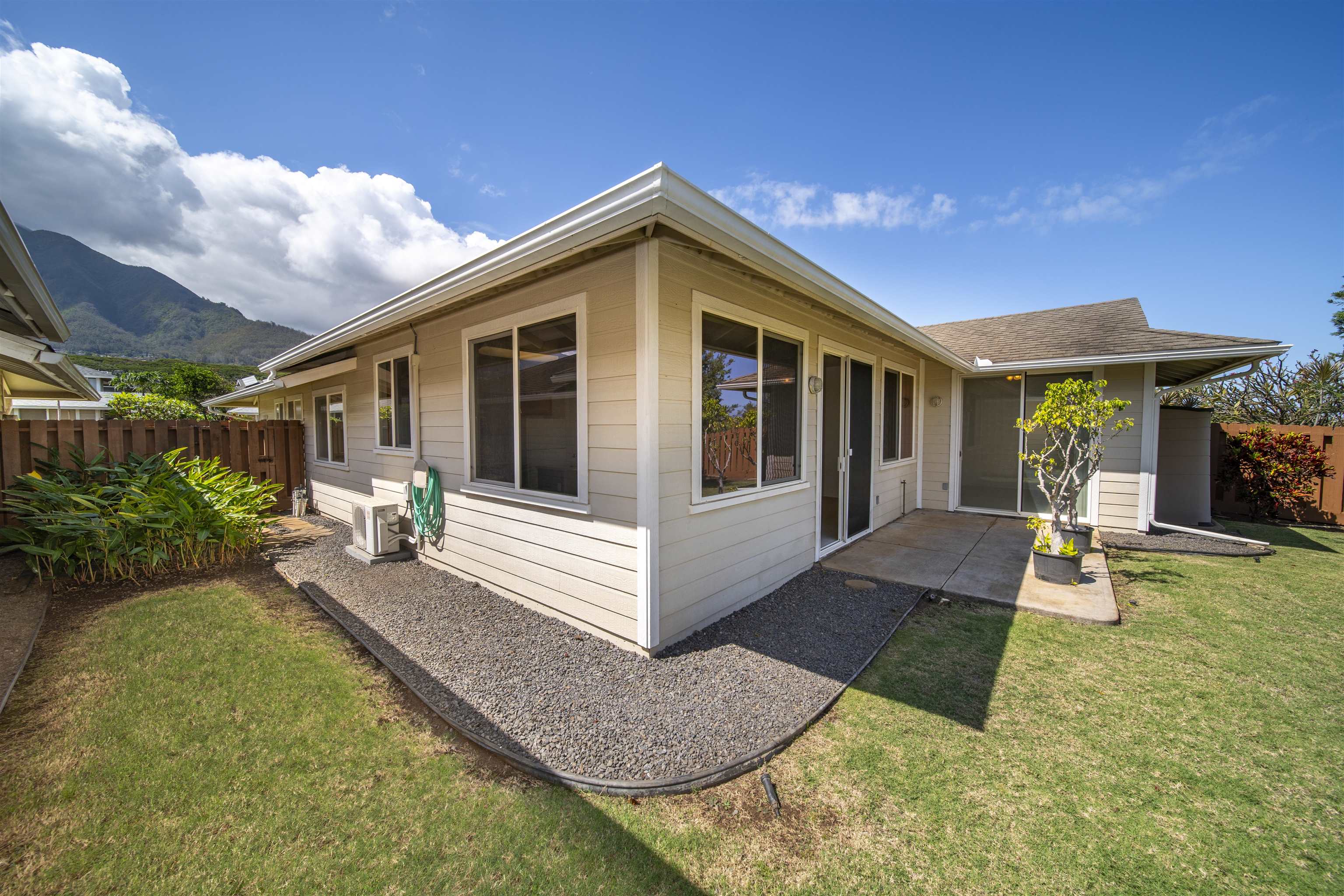 171 Poniu Cir