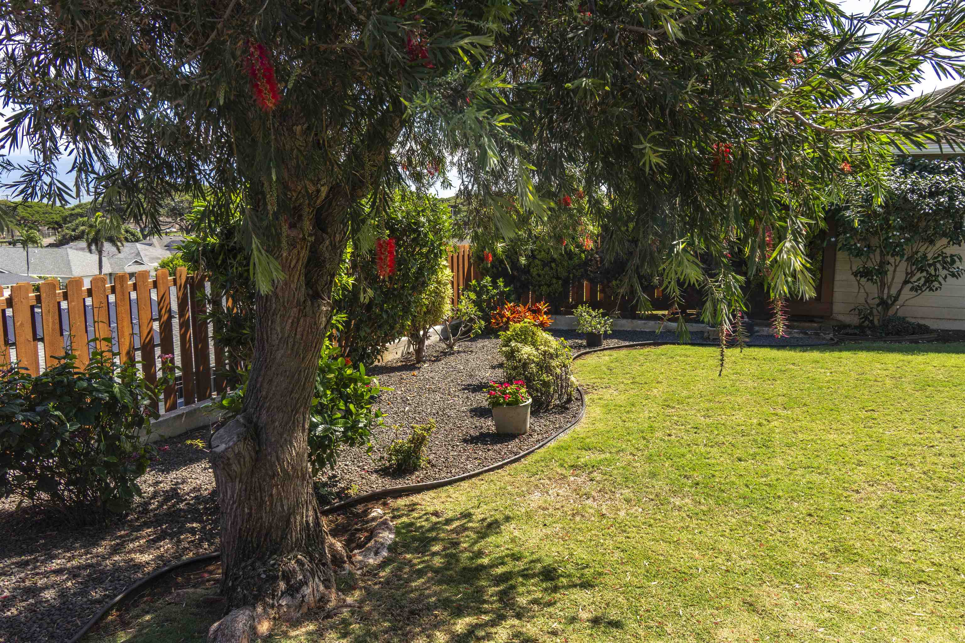 171 Poniu Cir