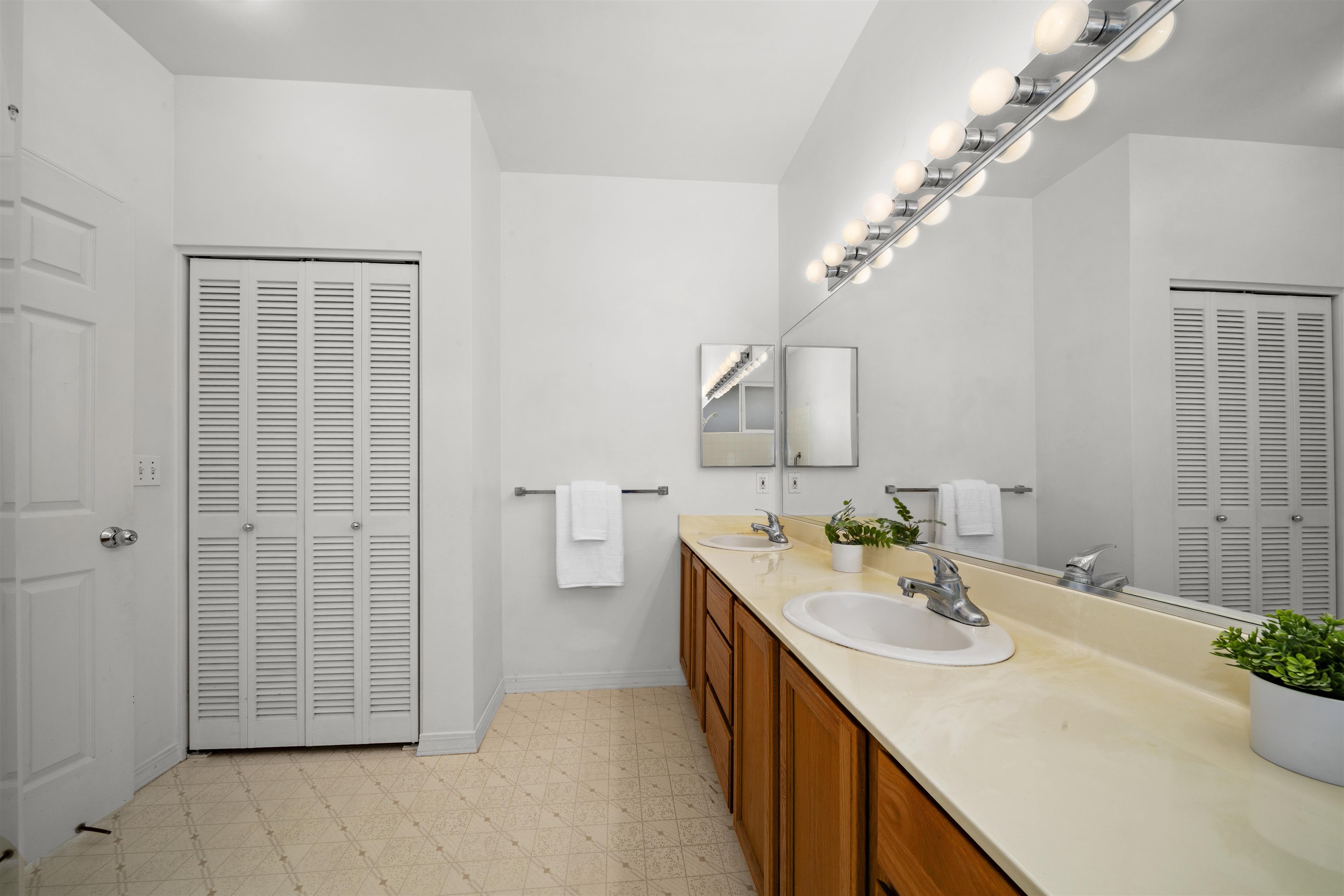 171 Poniu Cir