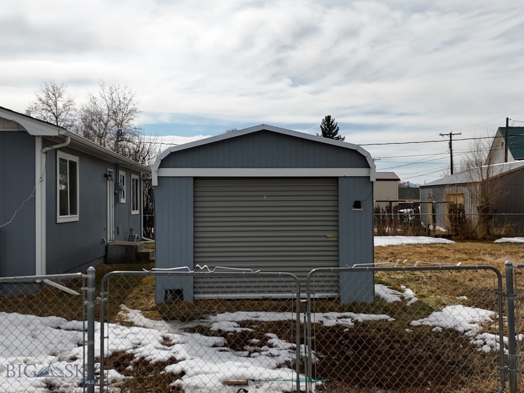 206 W Front Street