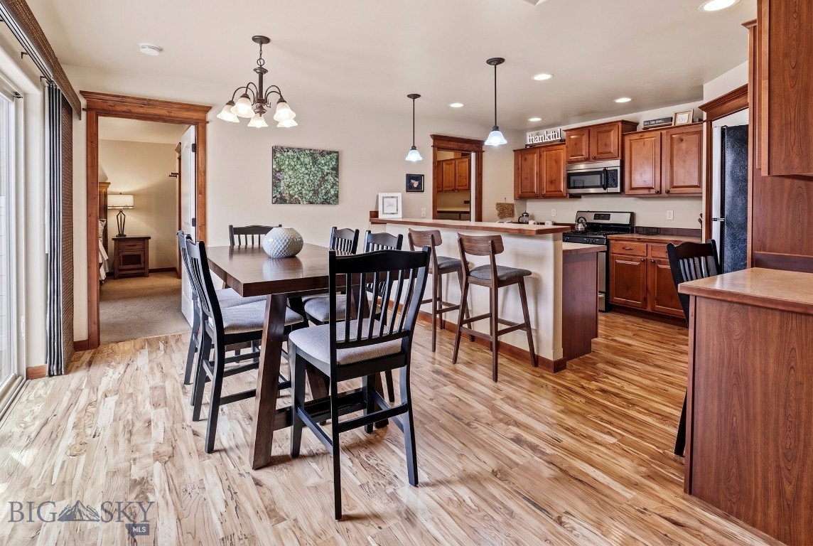 1007 Cottonwood Road