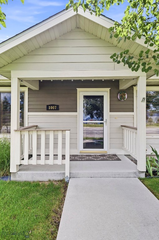 1007 Cottonwood Road