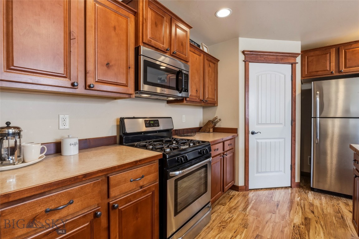 1007 Cottonwood Road