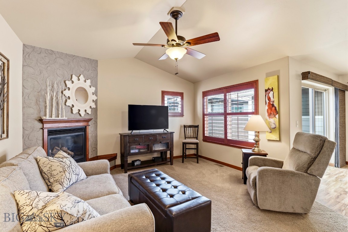 1007 Cottonwood Road