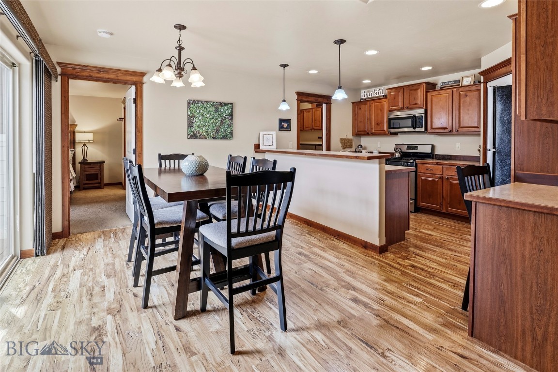 1007 Cottonwood Road