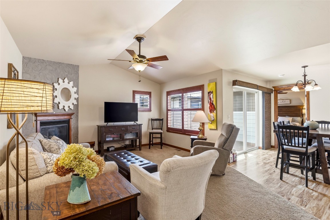 1007 Cottonwood Road